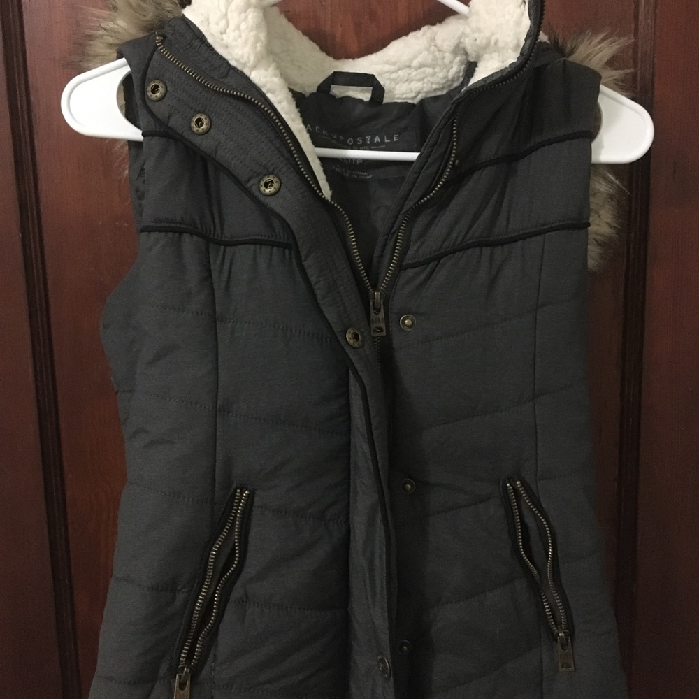 AERO Vest sweater